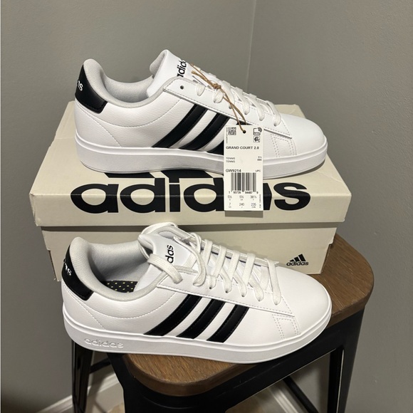 Women's Adidas Grand Court 2.0 White Sneakers - Size 7 NWT - Picture 5 of 10